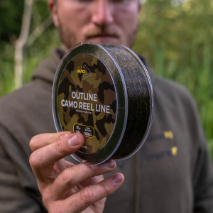 Hilo Outline Camo Reel Line 0,37 Avid Carp 1000 metros