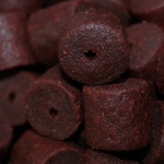 Pellets Robin Red 20mm Taladrados Dynamite Baits - Imagen 2